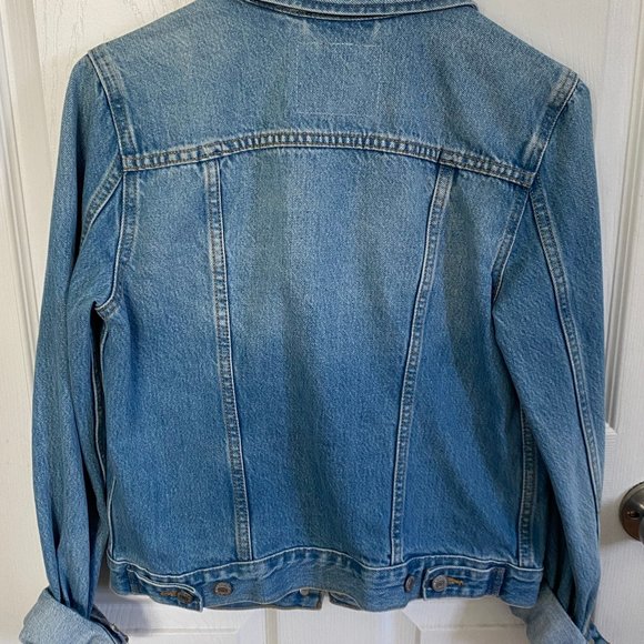 Levi’s Cutout Embroidered Jean Denim Small Mid Wash Button Up Standard Length S - Picture 2 of 4